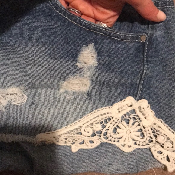 ZARA DENIM SHORTS SIZE 8 - Picture 4 of 4